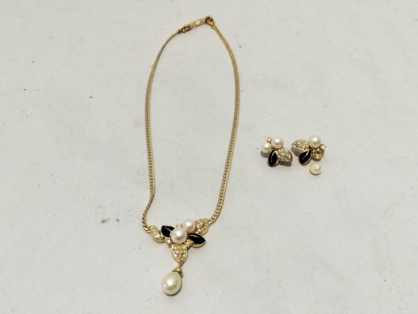Dior Faux Pearl Necklace/Earrings *2 Set Accessories Collection Accessories Collection