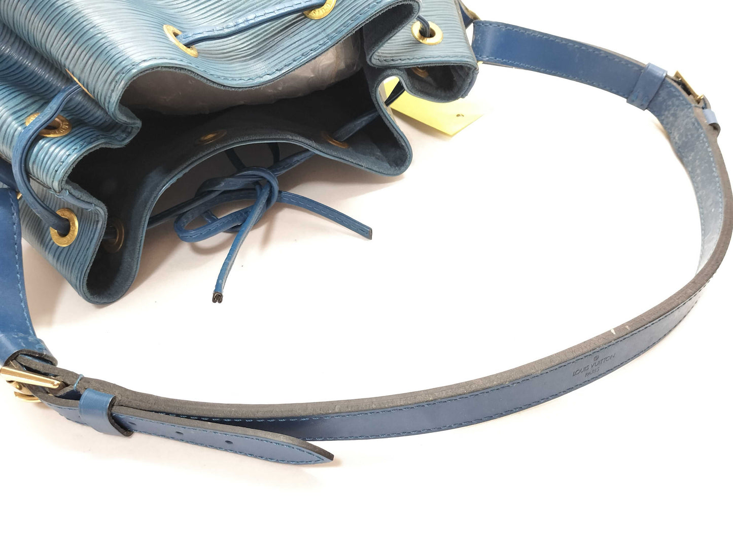 LOUIS VUITTON AR 0975 Epi Petit Noe Blue Shoulder Bag