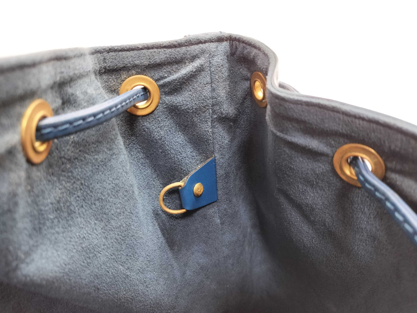 LOUIS VUITTON AR 0975 Epi Petit Noe Blue Shoulder Bag