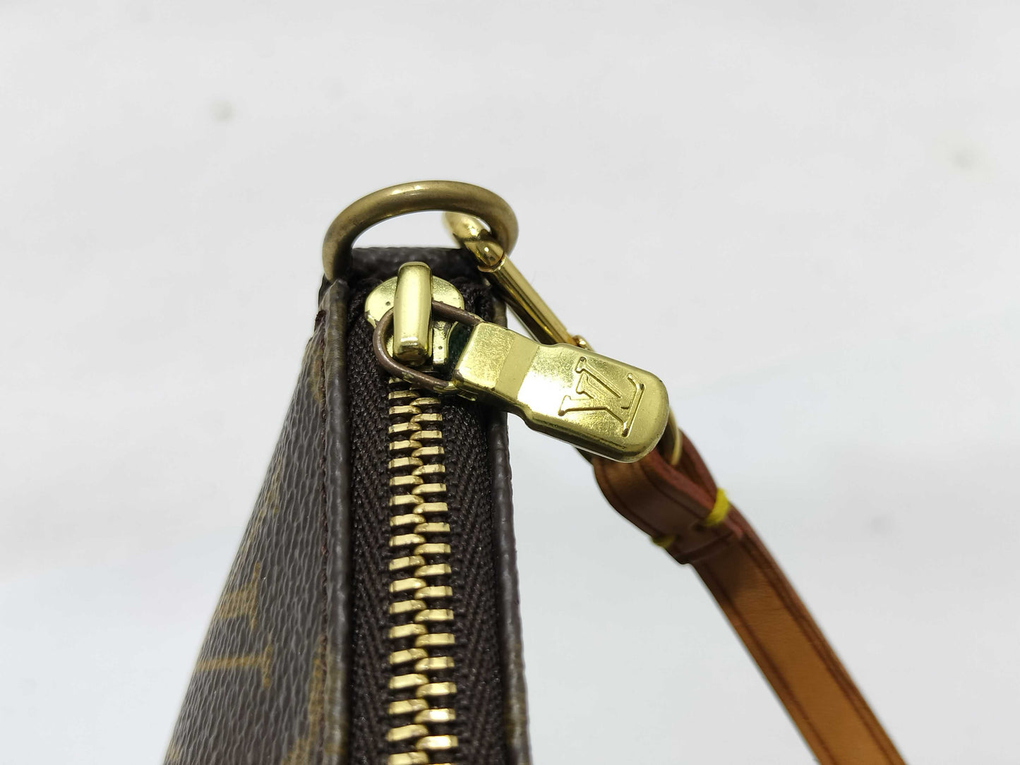 LOUIS VUITTON VI 1000 Monogram M40712 Pochette Accessoires Pouch