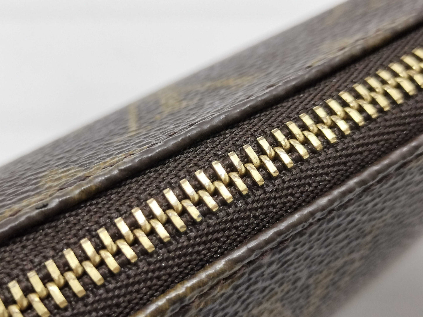 LOUIS VUITTON VI 1000 Monogram M40712 Pochette Accessoires Pouch