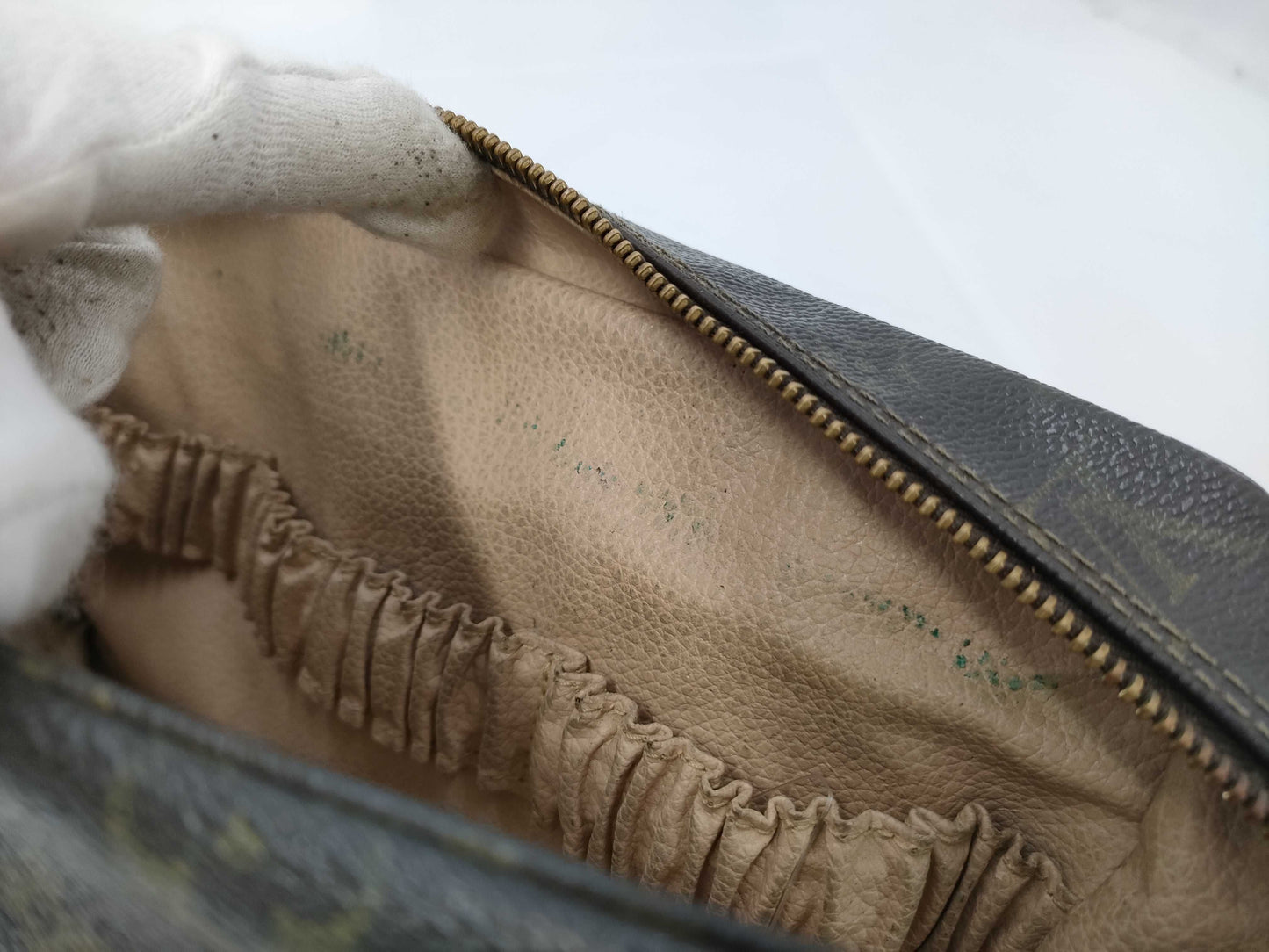 LOUIS VUITTON True Toilet Second Bag with Detached Zipper