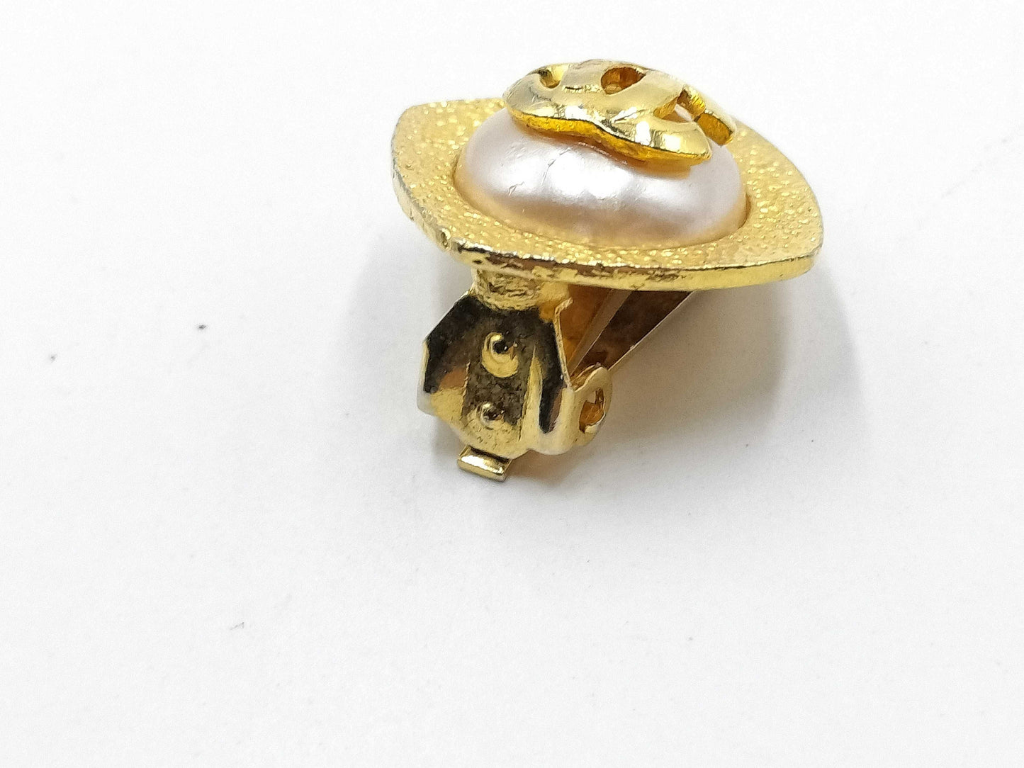 CHANEL Coco Pearl Earrings