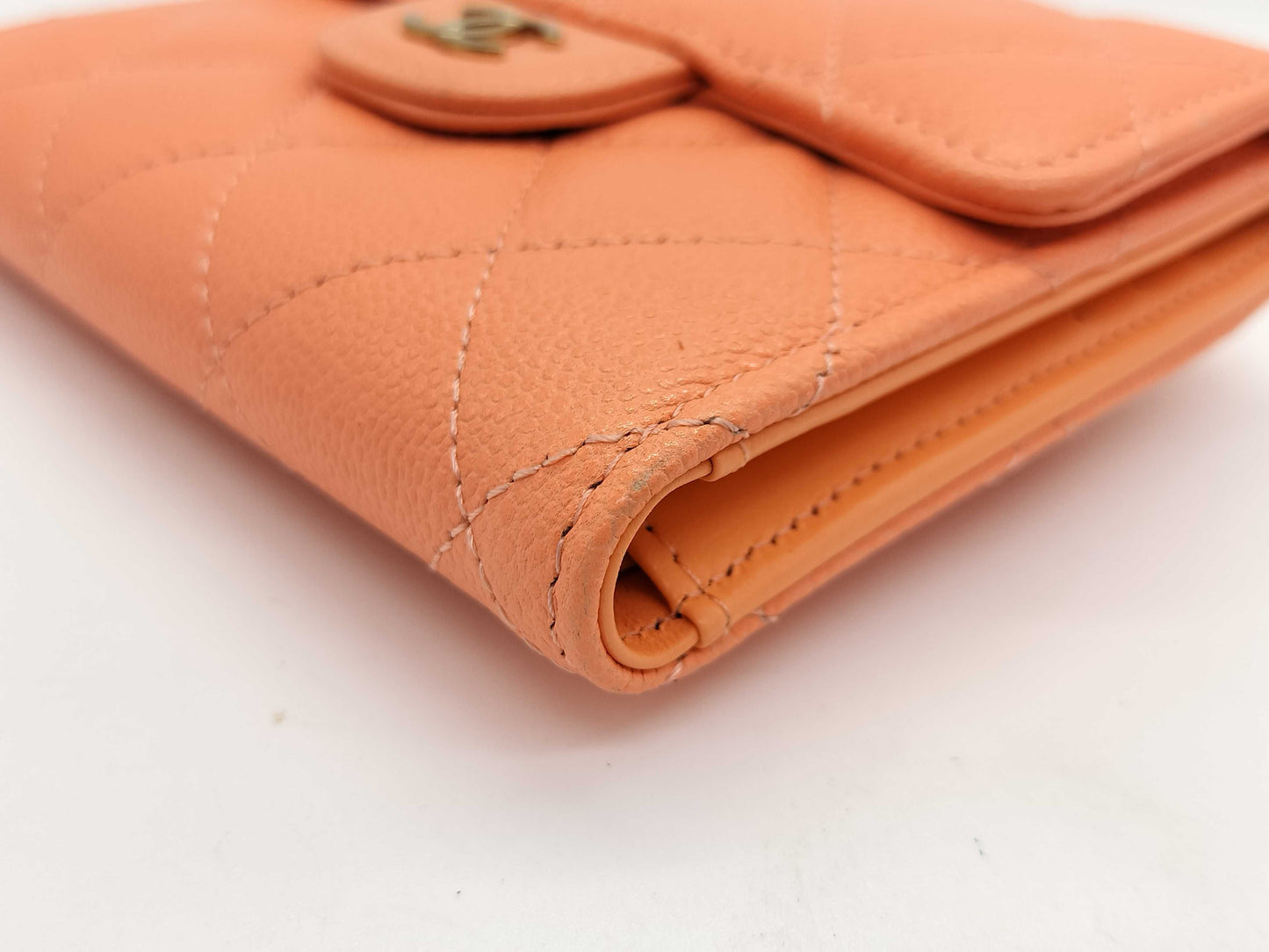 CHANEL Random Number Caviar Leather Matelasse Bi-fold Wallet Pink