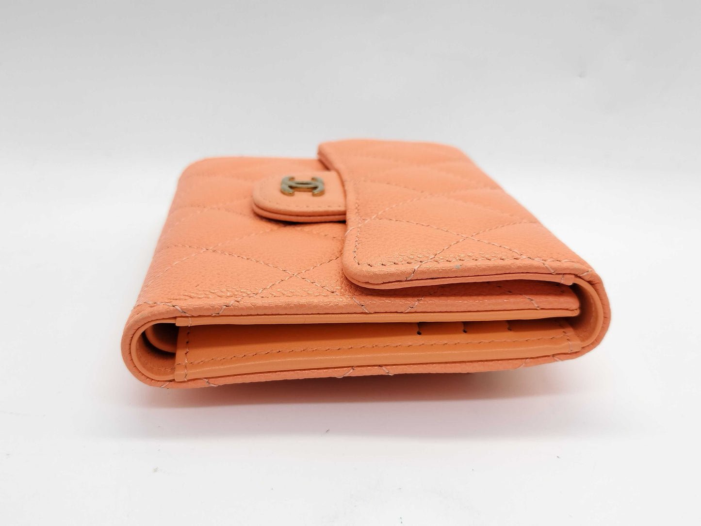 CHANEL Random Number Caviar Leather Matelasse Bi-fold Wallet Pink