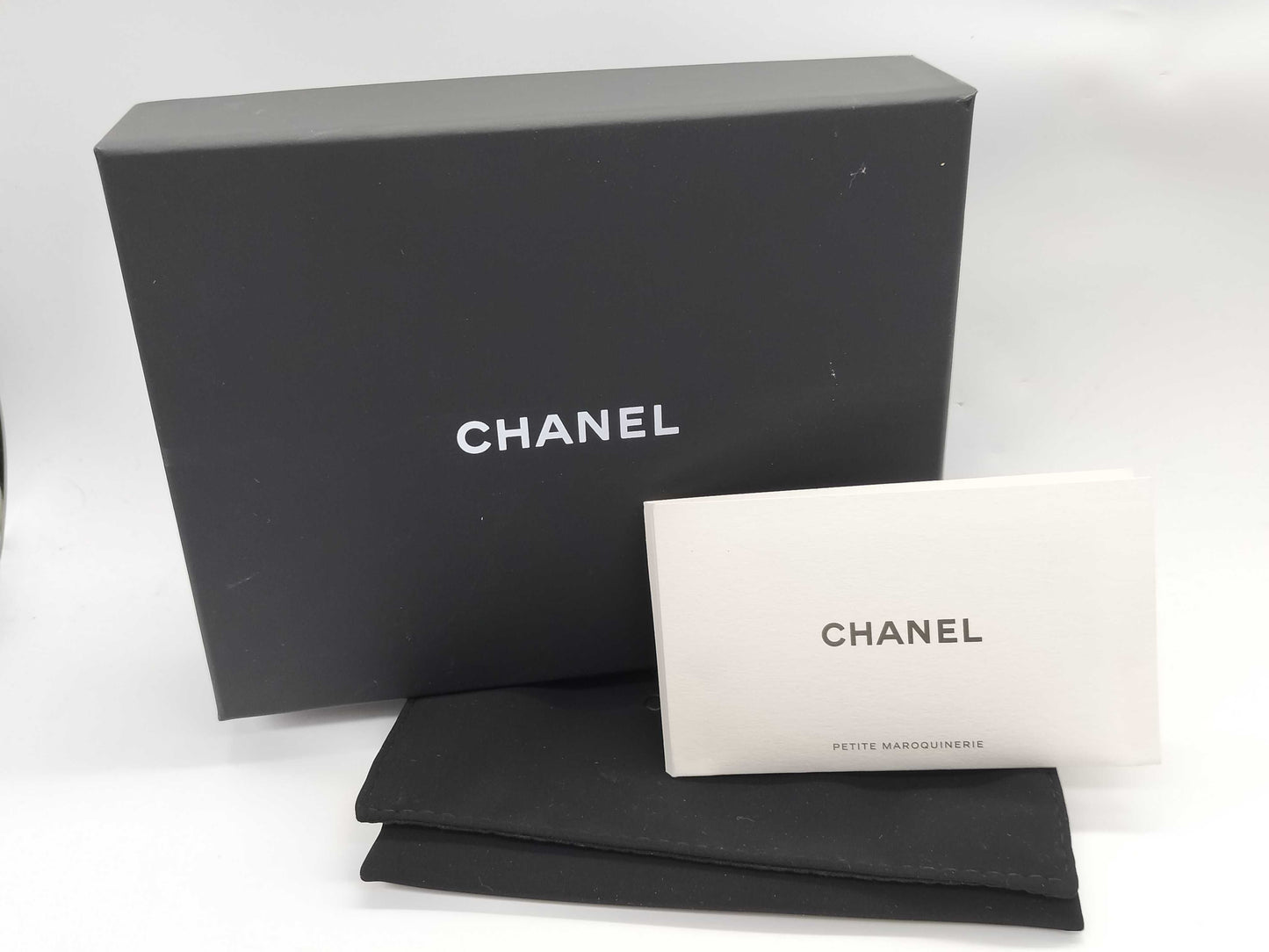 CHANEL Random Number Caviar Leather Matelasse Bi-fold Wallet Pink