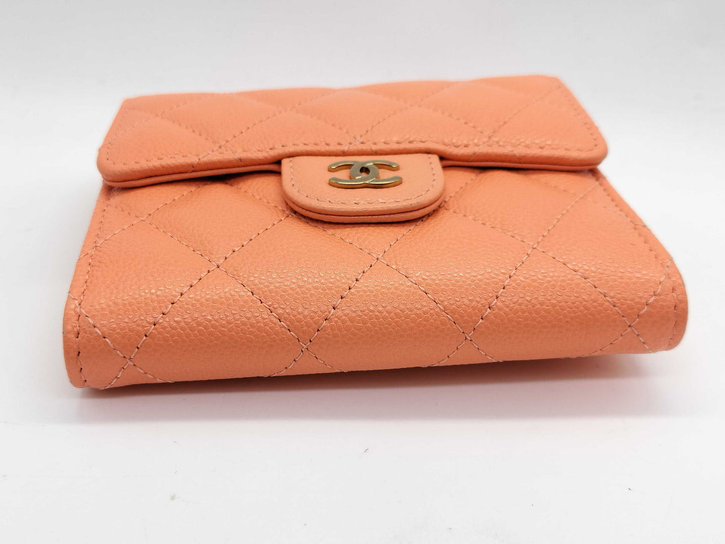 CHANEL Random Number Caviar Leather Matelasse Bi-fold Wallet Pink