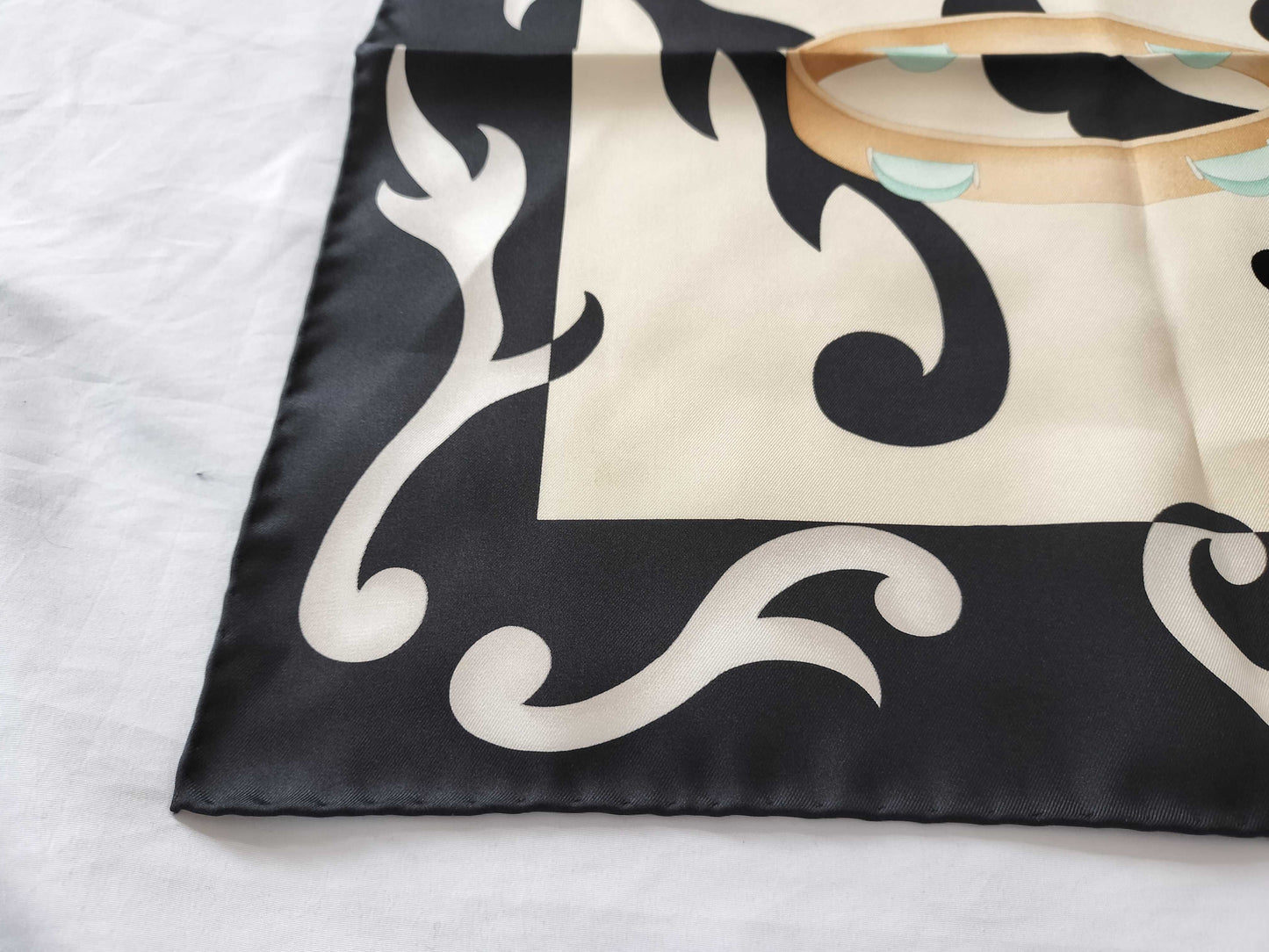 BVLGARI scarf