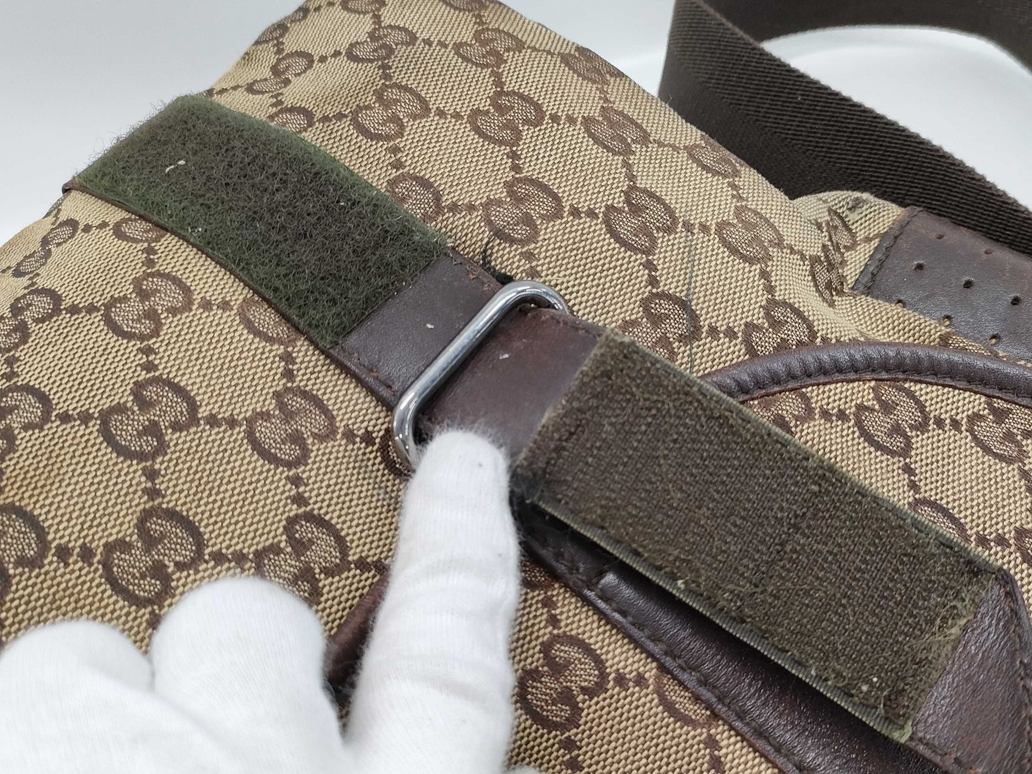 GUCCI GG Canvas Messenger Shoulder Bag