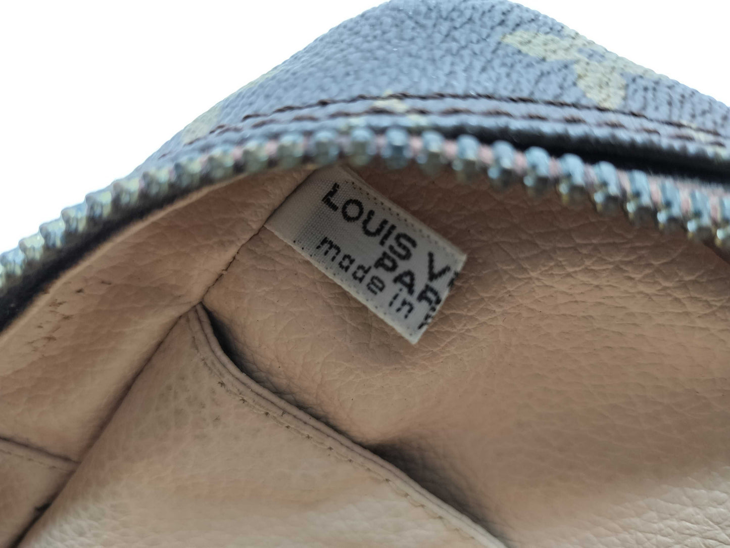 LOUIS VUITTON Monogram M47522 True Toilet Pouch