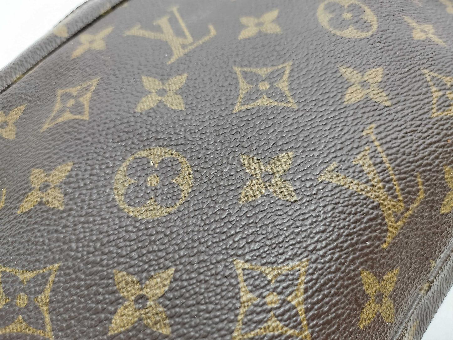 LOUIS VUITTON Monogram M47522 True Toilet Pouch