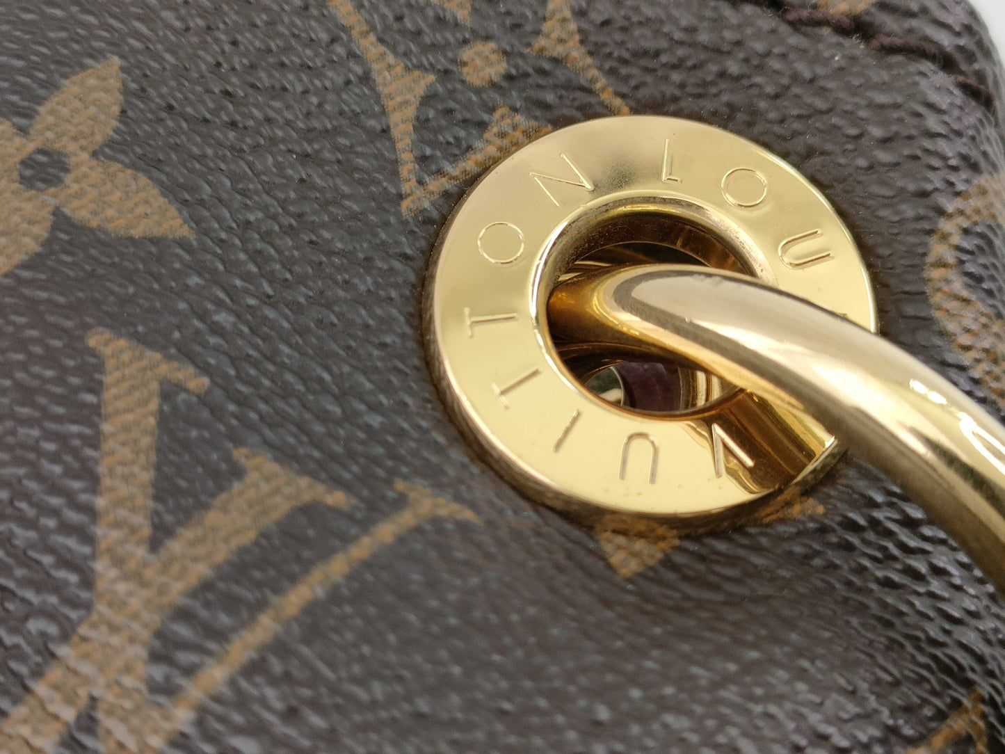 LOUIS VUITTON RFID verification failed. Serial number verification failed. Monogram Artsy MM Tote Bag.
