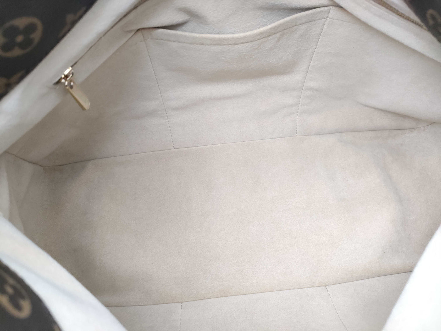 LOUIS VUITTON RFID verification failed. Serial number verification failed. Monogram Artsy MM Tote Bag.