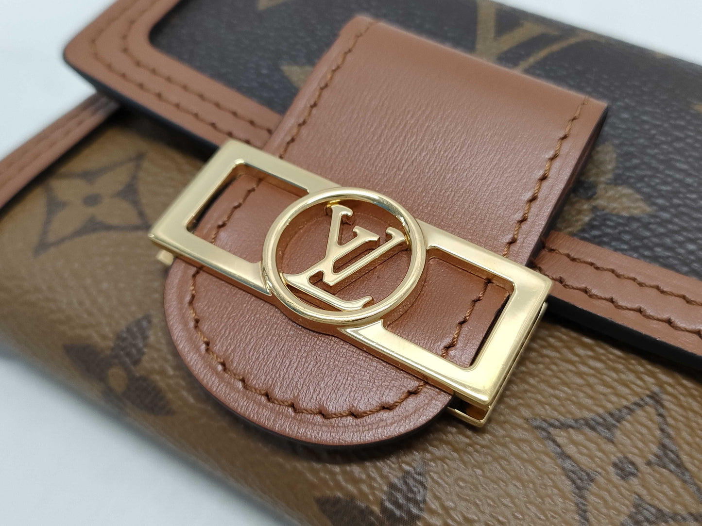 LOUIS VUITTON Monogram Reverse Portefeuille Dauphine Wallet