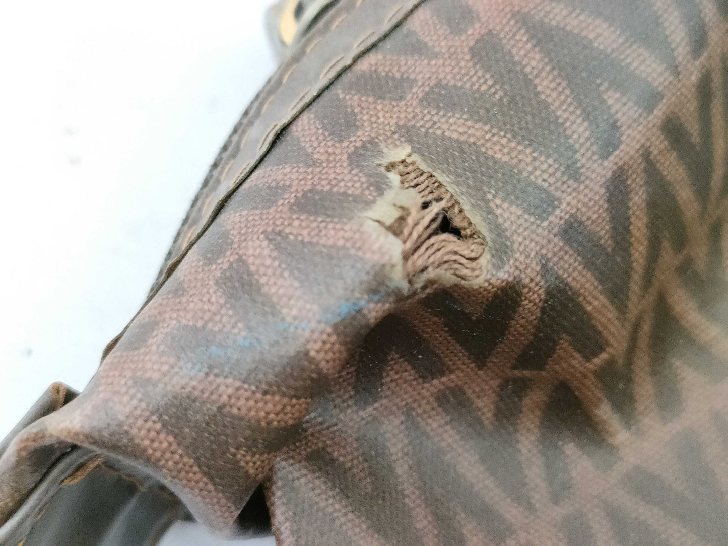 BOTTEGA VENETA, Valentino, and other shoulder bags