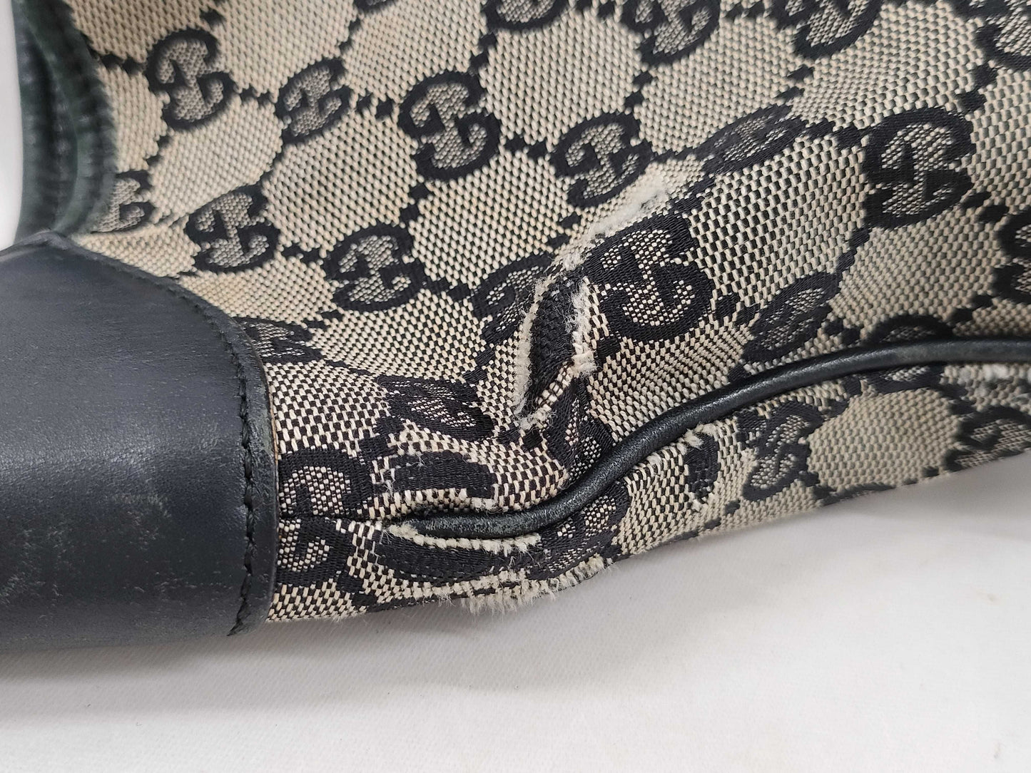 GUCCI GG Canvas 001.4075 204990 Shoulder Bag