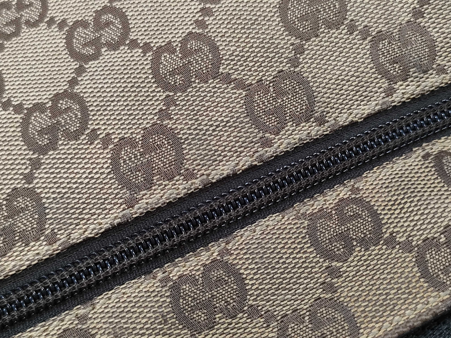 GUCCI GG canvas body bag/shoulder bag