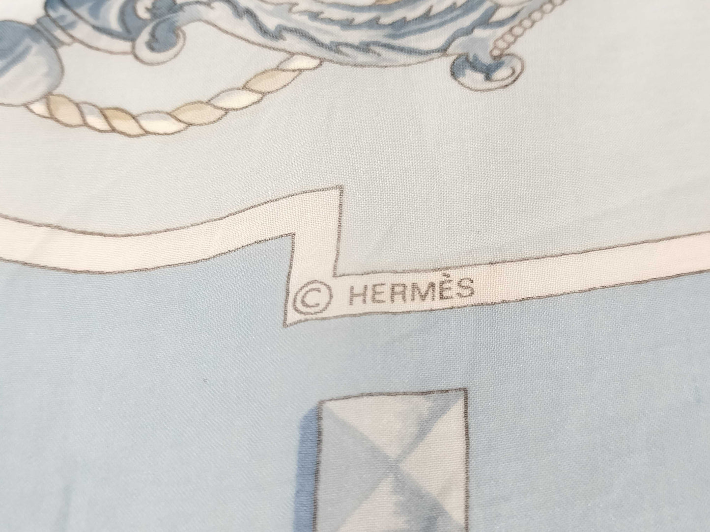HERMES Carre 90 Scarf