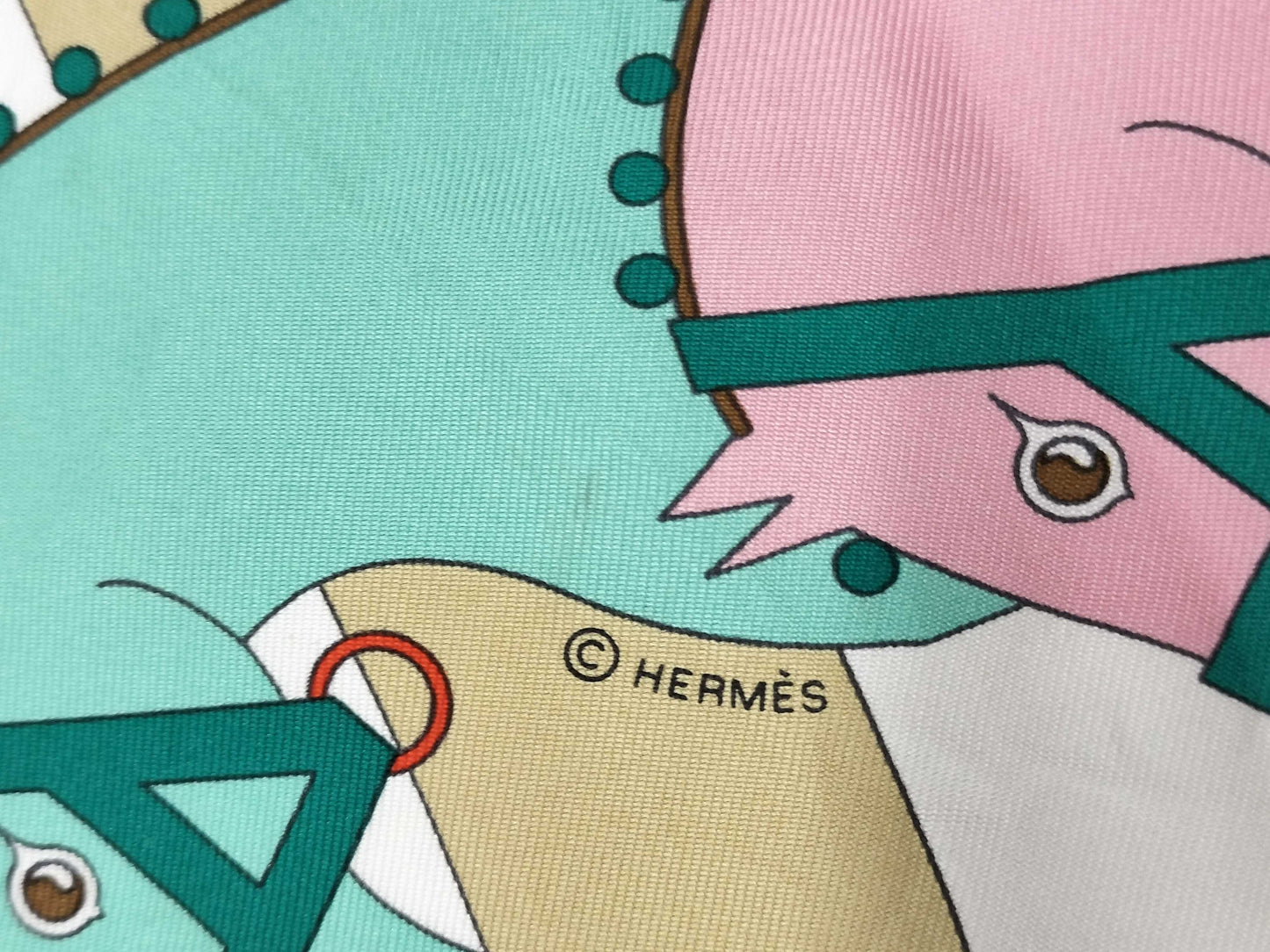 HERMES Carre 70 Scarf