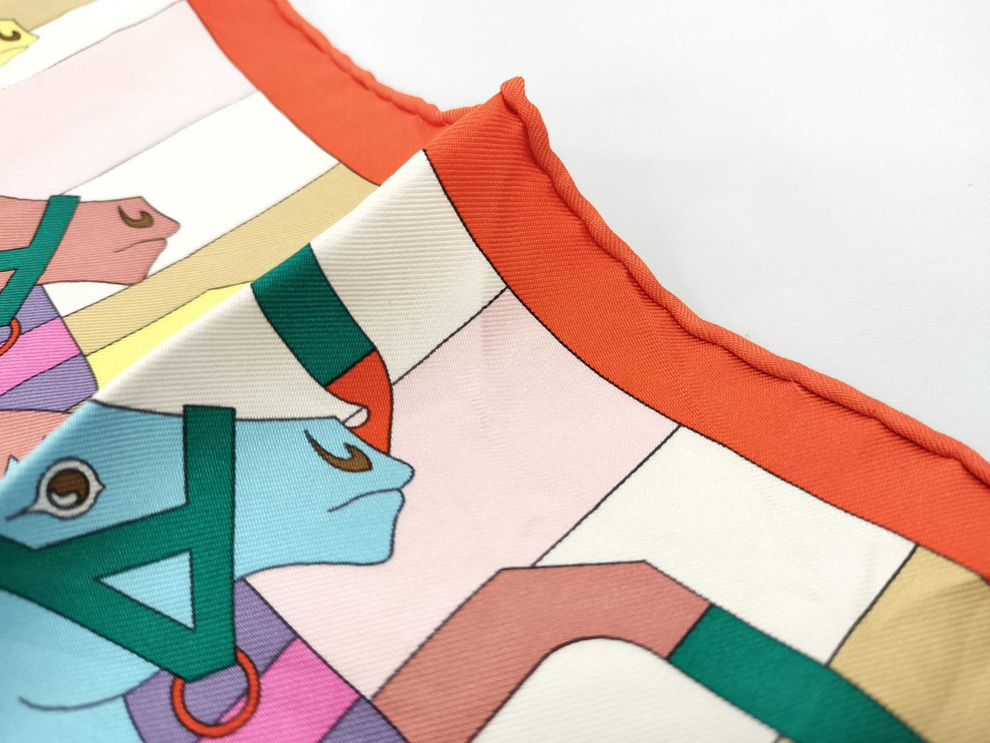 HERMES Carre 70 Scarf