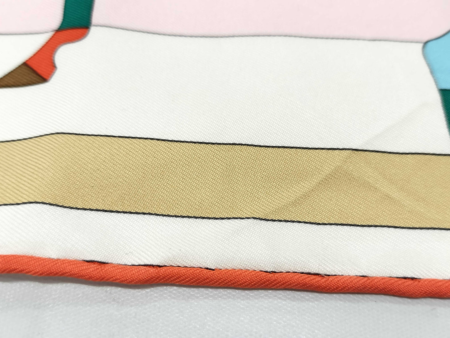 HERMES Carre 70 Scarf