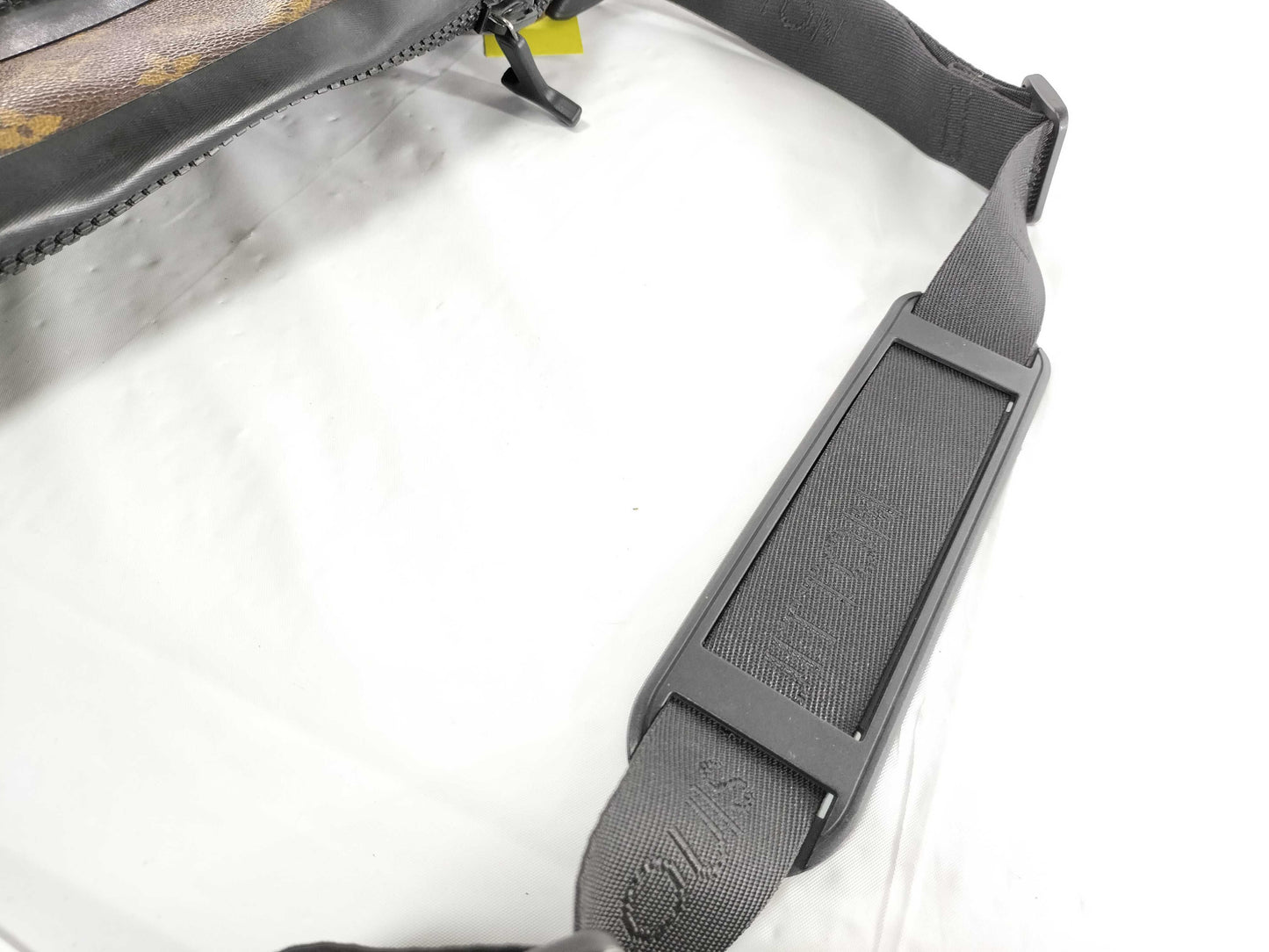 LOUIS VUITTON Unidentified Monogram M40399 Waterproof Messenger Shoulder Bag with Hard Zipper