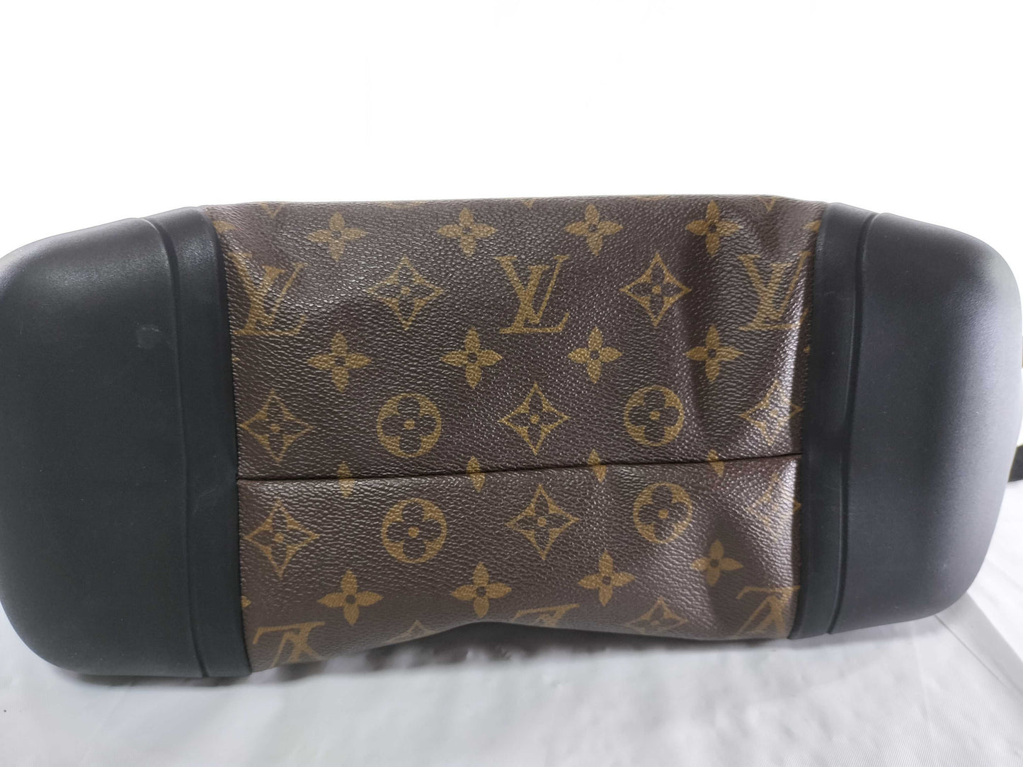 LOUIS VUITTON Unidentified Monogram M40399 Waterproof Messenger Shoulder Bag with Hard Zipper