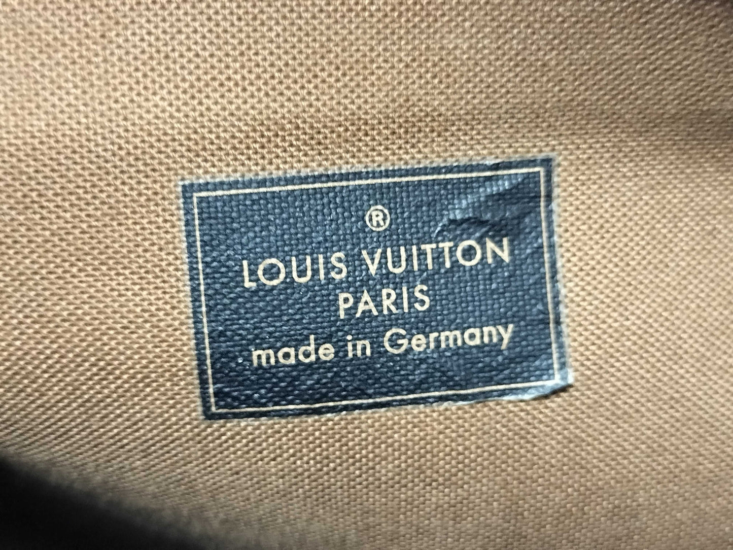 LOUIS VUITTON Unidentified Monogram M40399 Waterproof Messenger Shoulder Bag with Hard Zipper