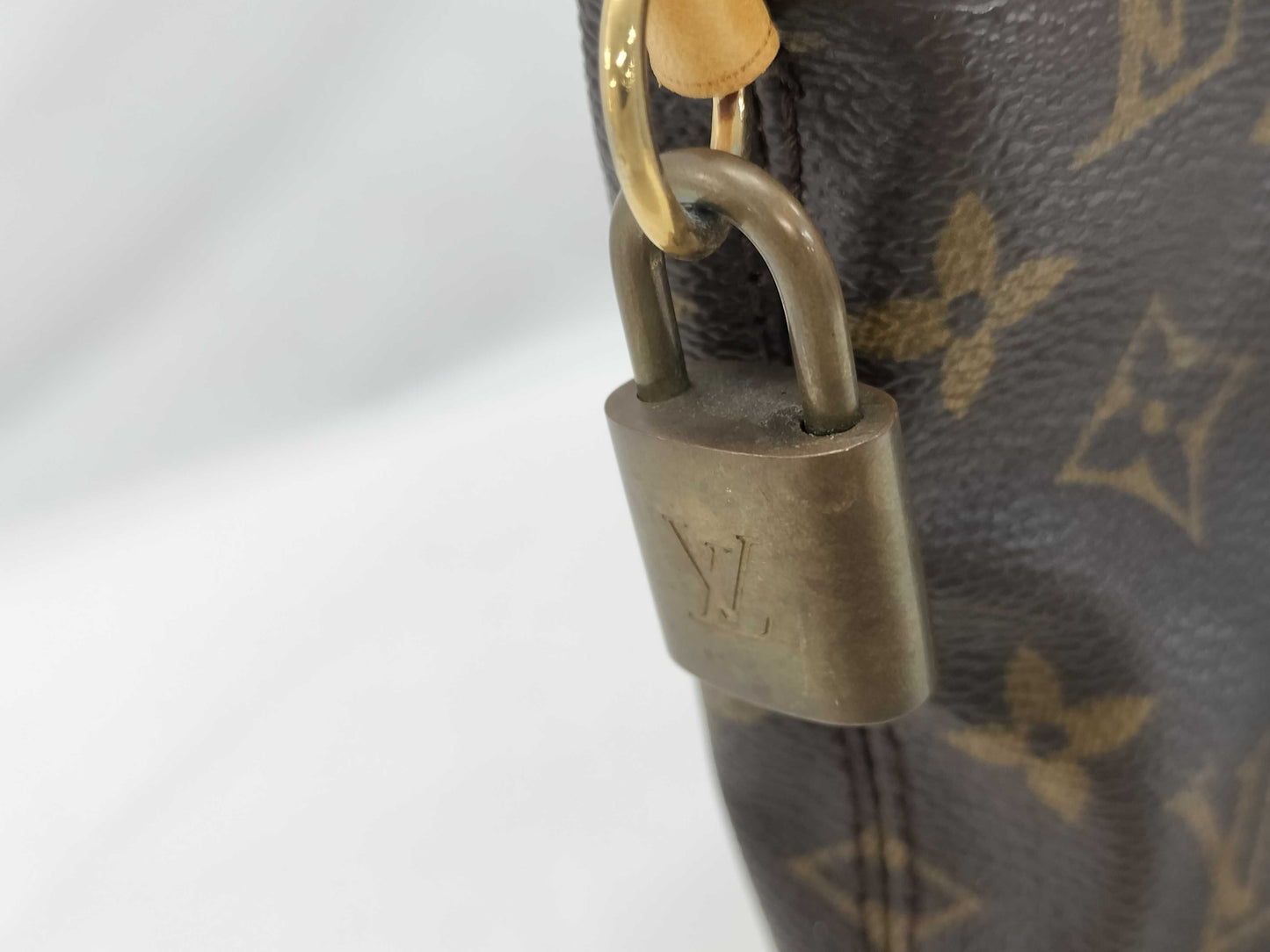 LOUIS VUITTON Monogram M40102 Lockit Handbag