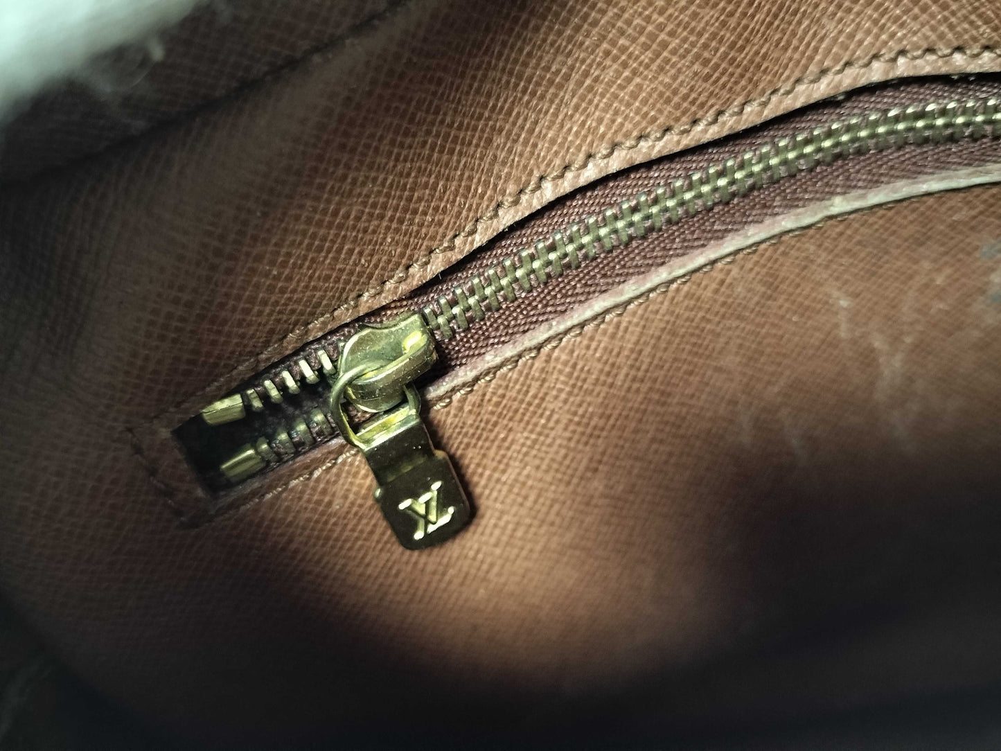 LOUIS VUITTON Unidentified Monogram M51825 Marly Dragonne Second Bag
