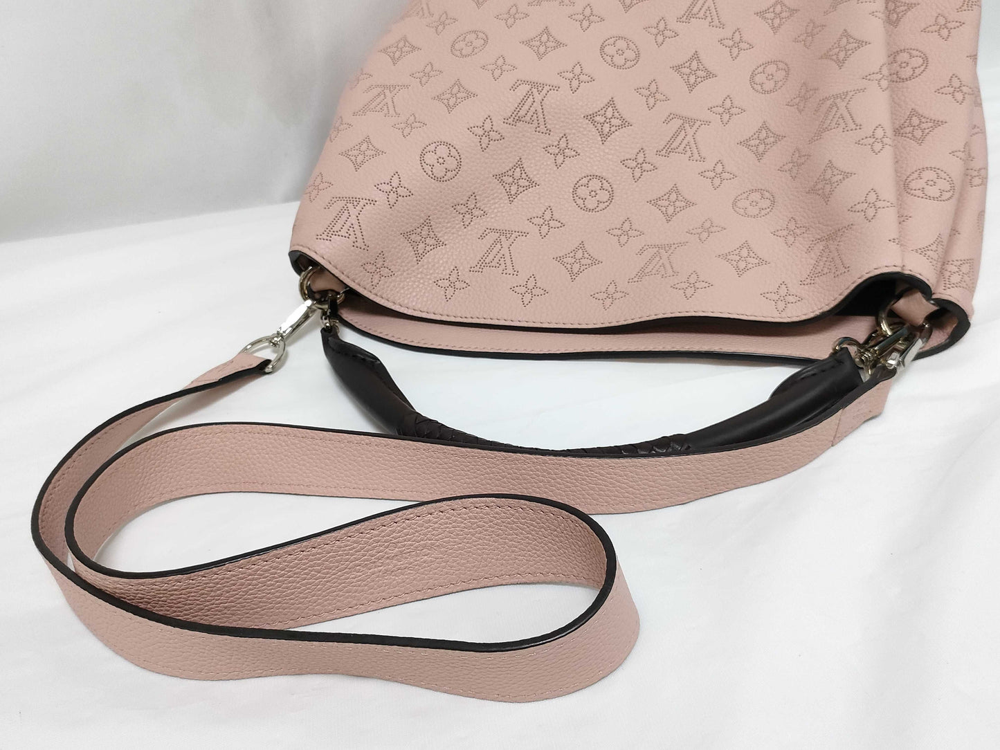 LOUIS VUITTON AH1157 Mahina Babylon PM Shoulder Bag