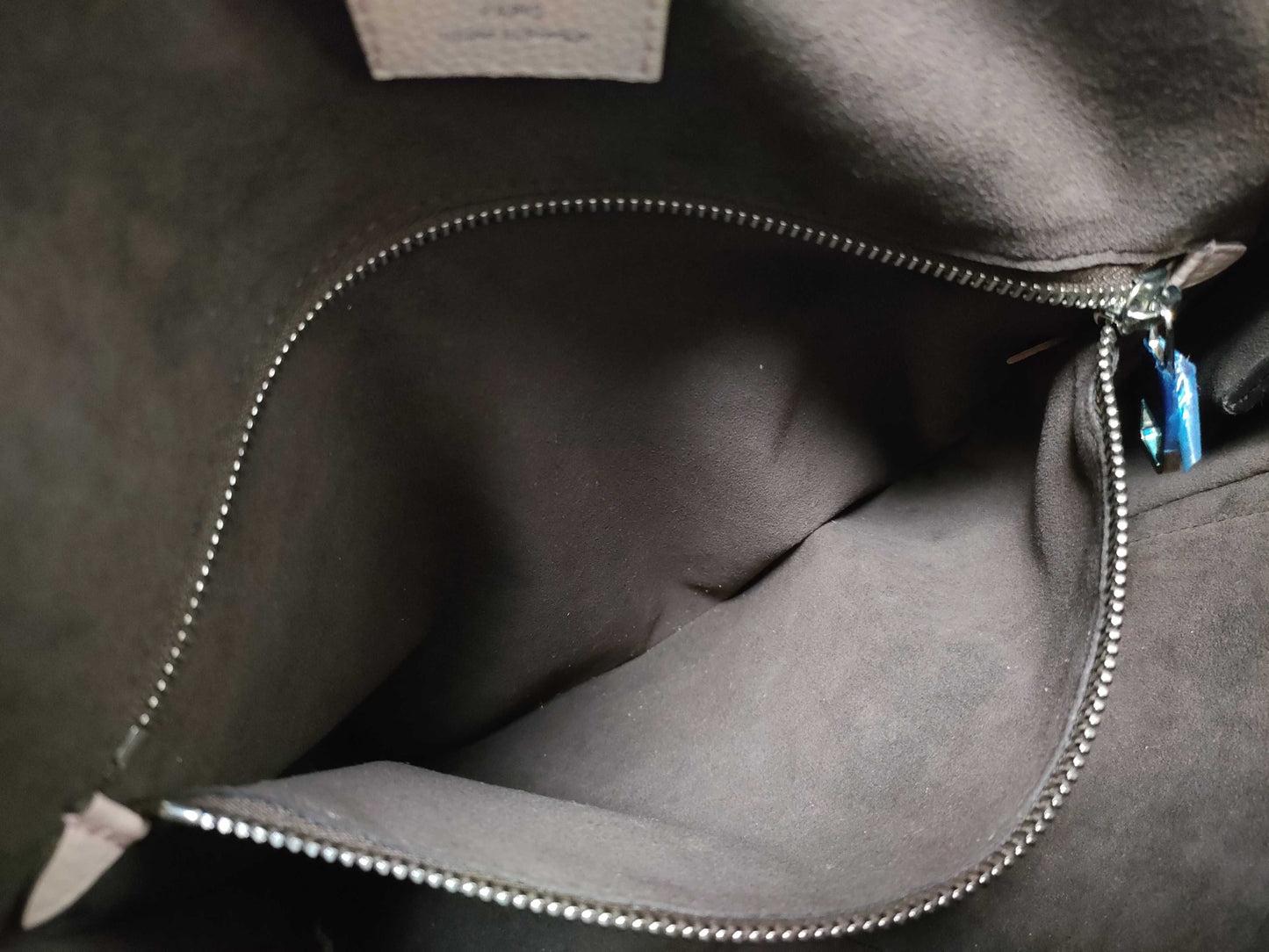 LOUIS VUITTON AH1157 Mahina Babylon PM Shoulder Bag