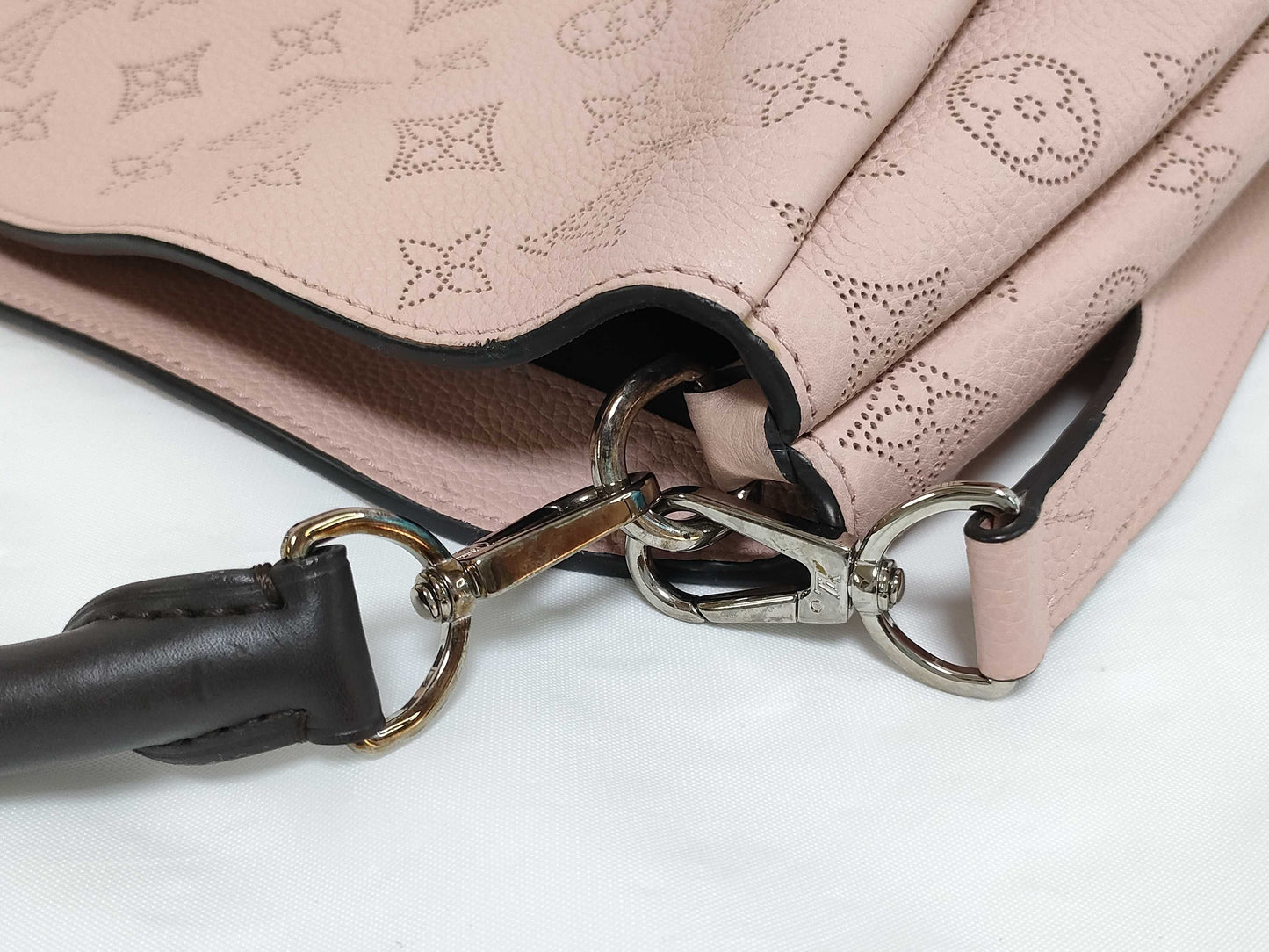 LOUIS VUITTON AH1157 Mahina Babylon PM Shoulder Bag