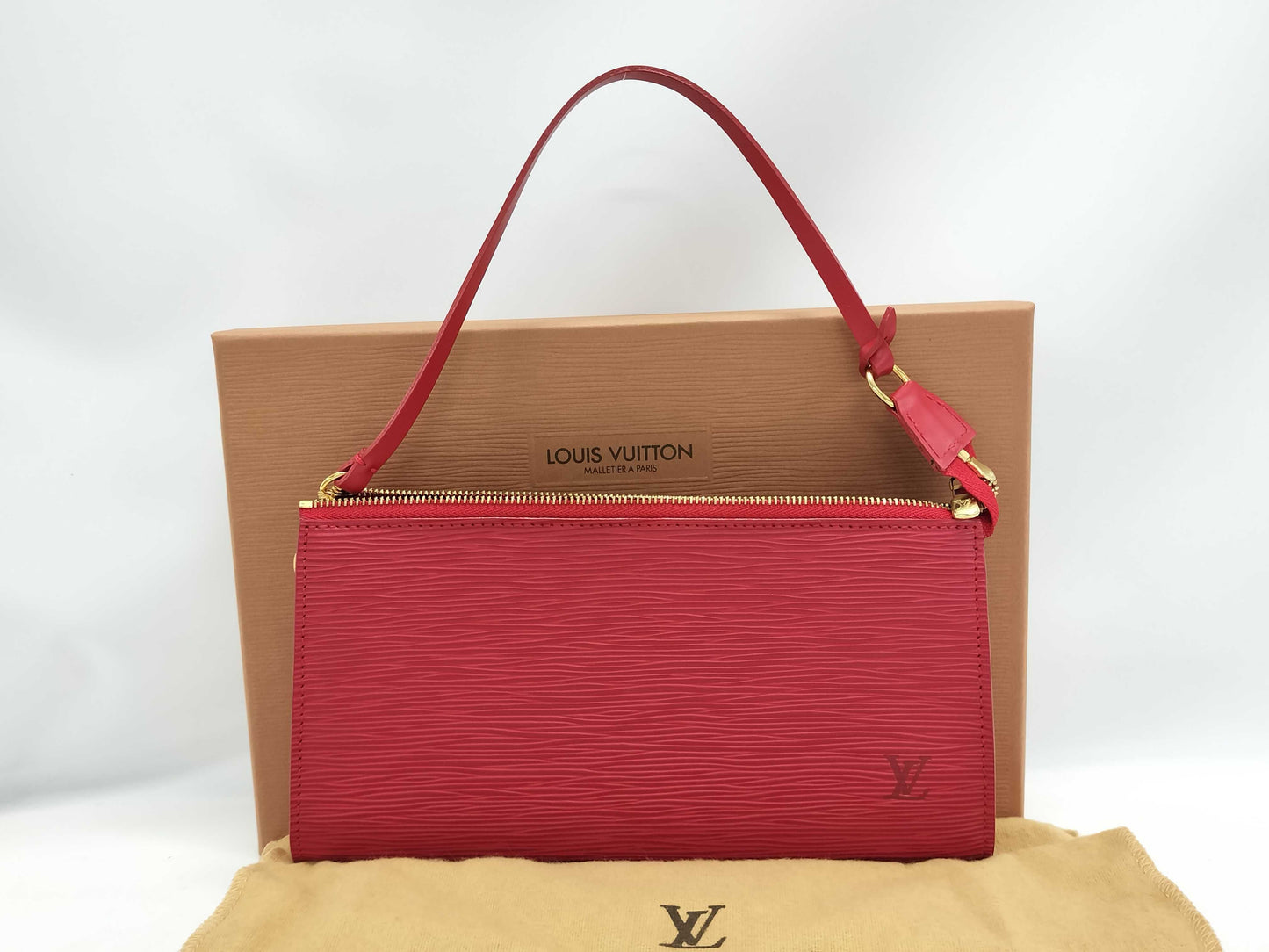 LOUIS VUITTON AR0013 Epi Pochette Accessoires M52947 Handbag