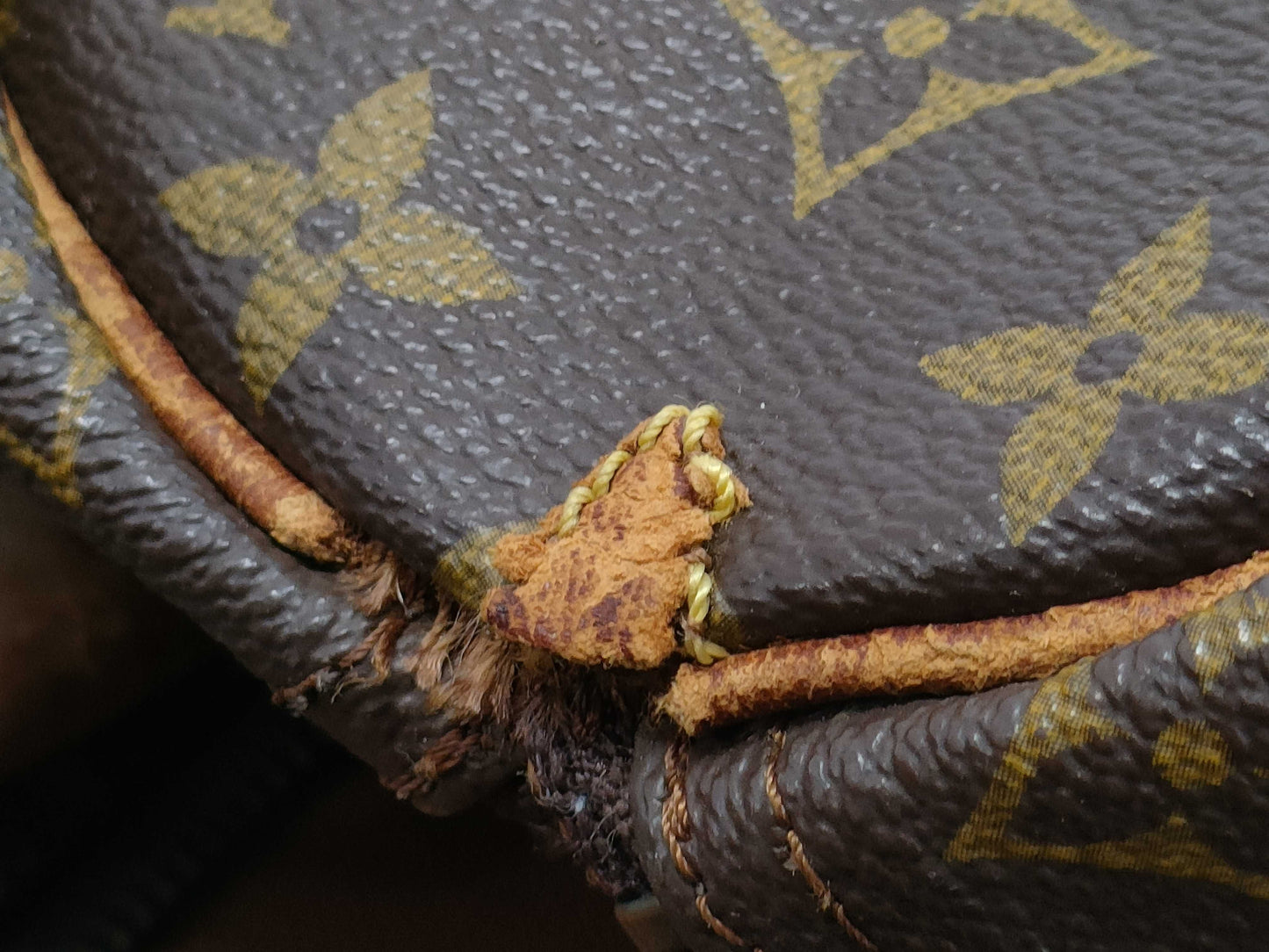 LOUIS VUITTON Monogram M41106 Speedy 40 Handbag with Broken Handle