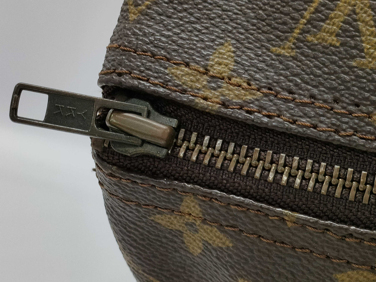 LOUIS VUITTON Monogram M41106 Speedy 40 Handbag with Broken Handle