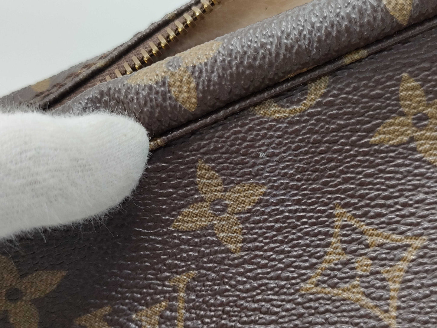 LOUIS VUITTON Monogram M47524 True Toilet Pouch