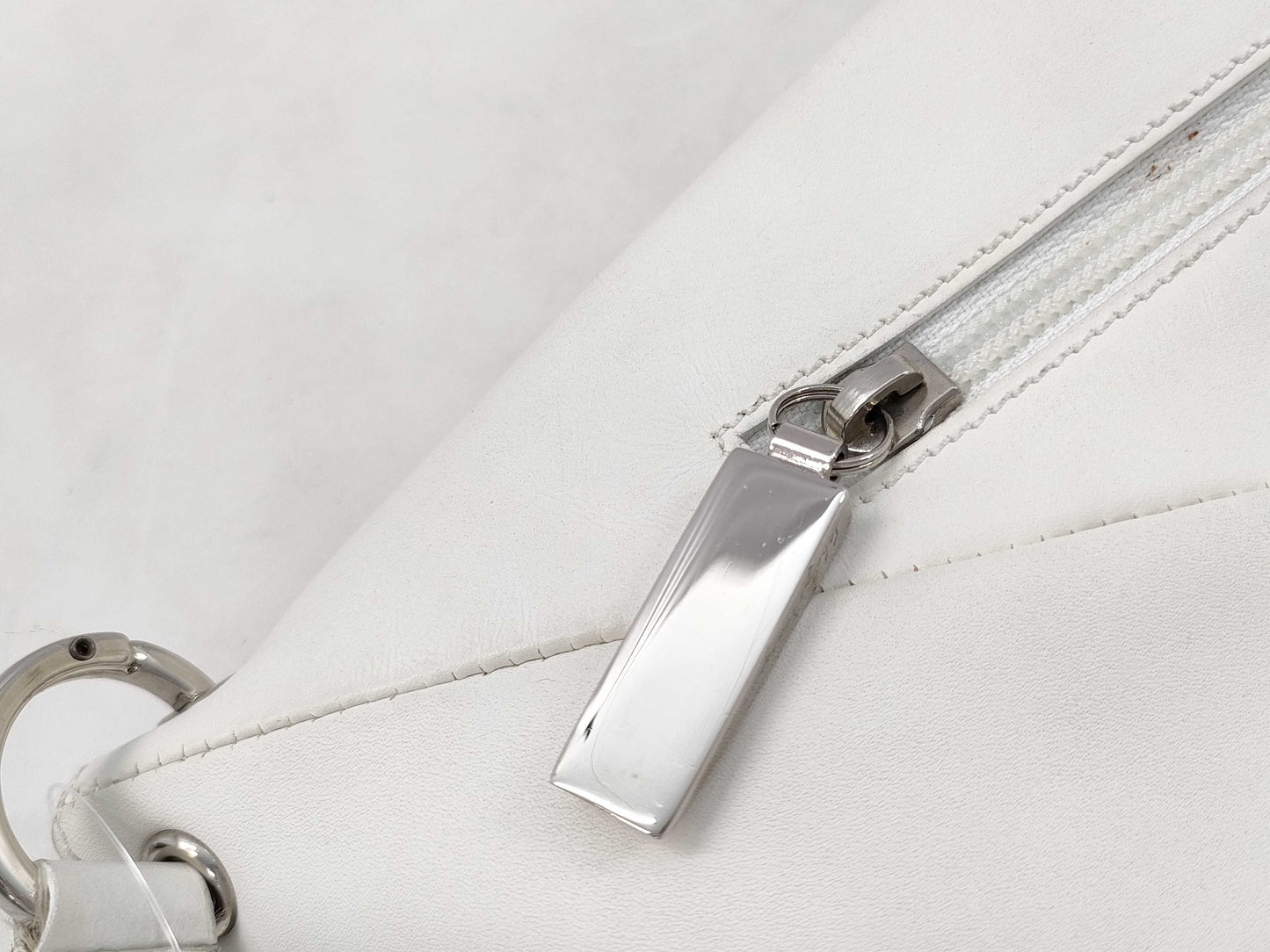 Salvatore Ferragamo Gancini one-shoulder white shoulder bag