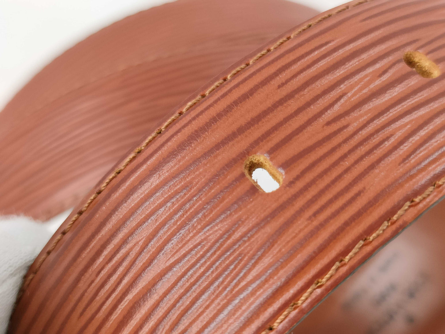 LOUIS VUITTON Epi Santur Belt