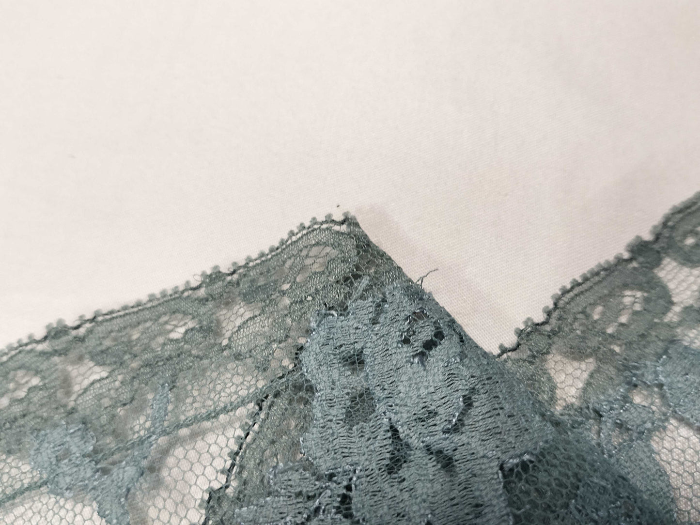 GUCCI 699241 Floral Lace Maxi Skirt with tags