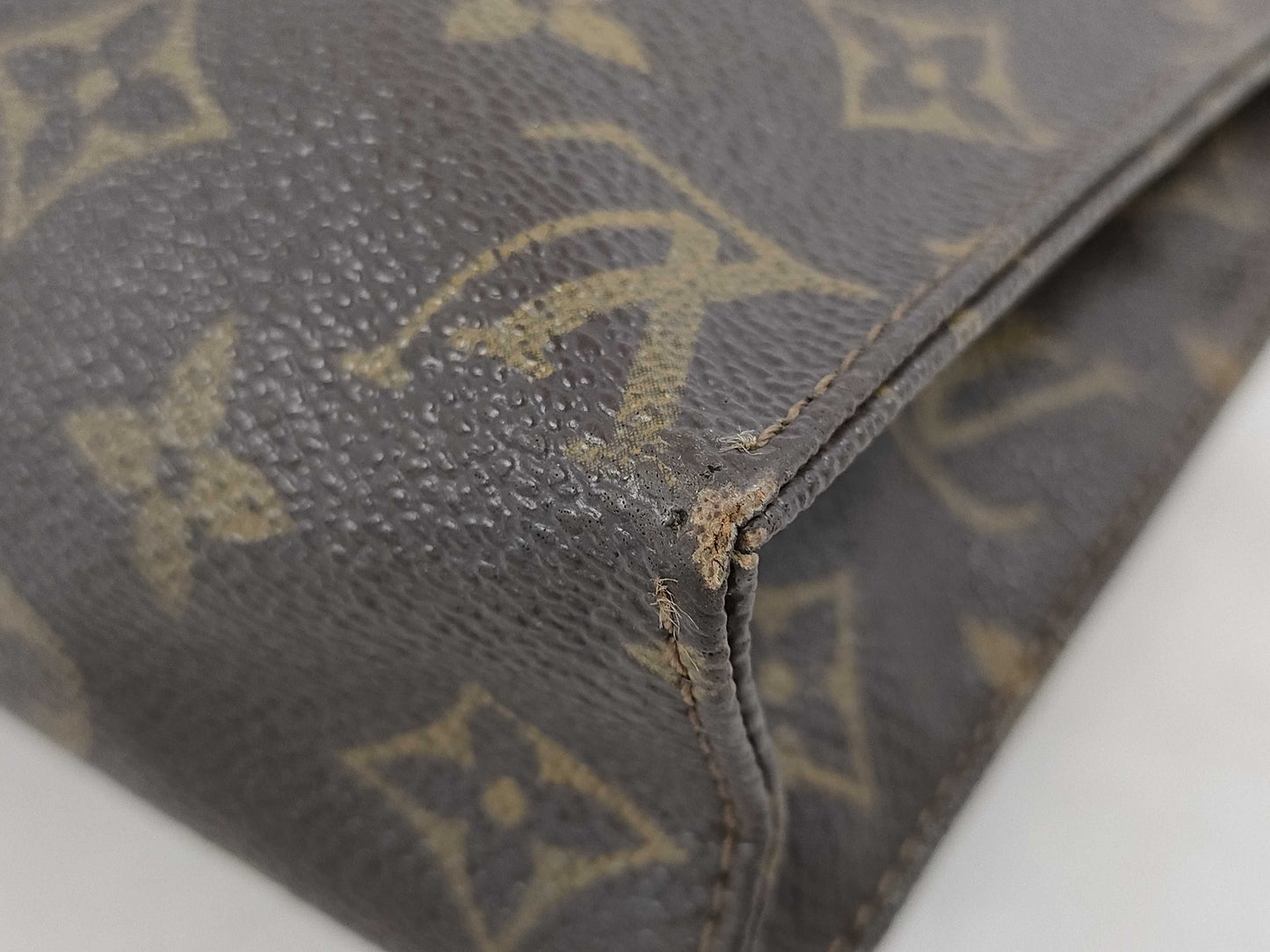 LOUIS VUITTON Monogram M47546 Poche Toilette 15 Pouch