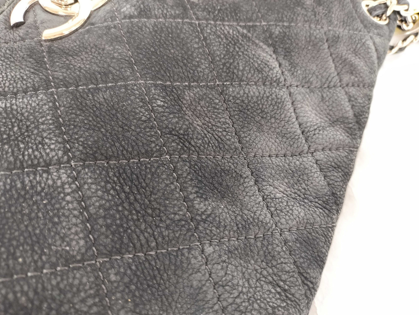 CHANEL 15 Series Turnlock Leather Chain Shoulder Bag