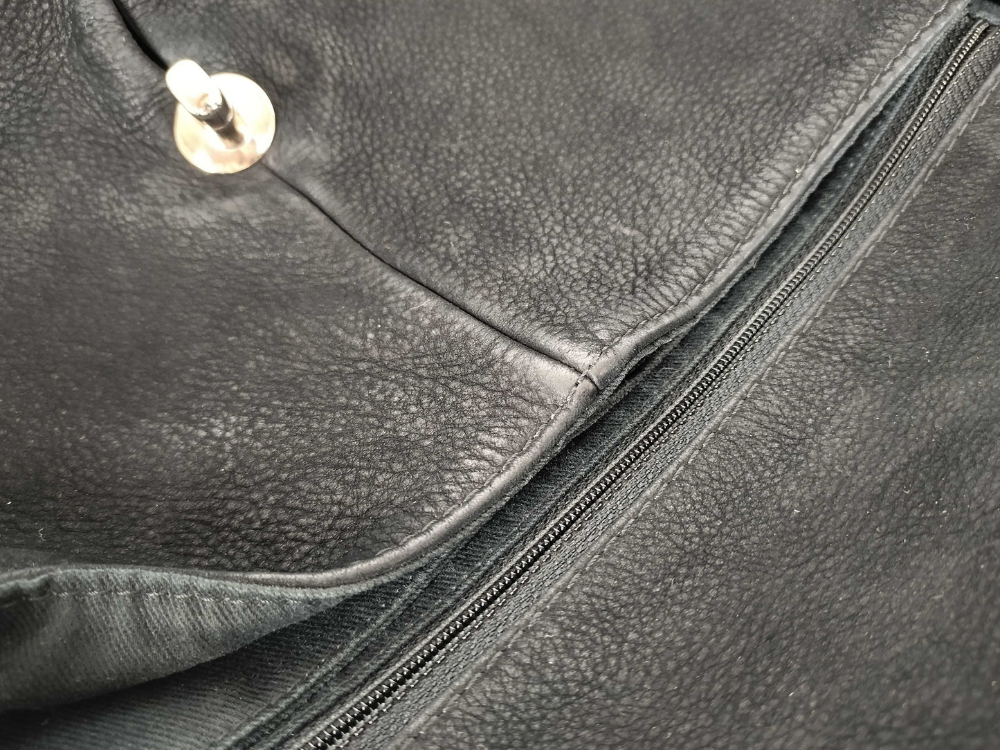 CHANEL 15 Series Turnlock Leather Chain Shoulder Bag