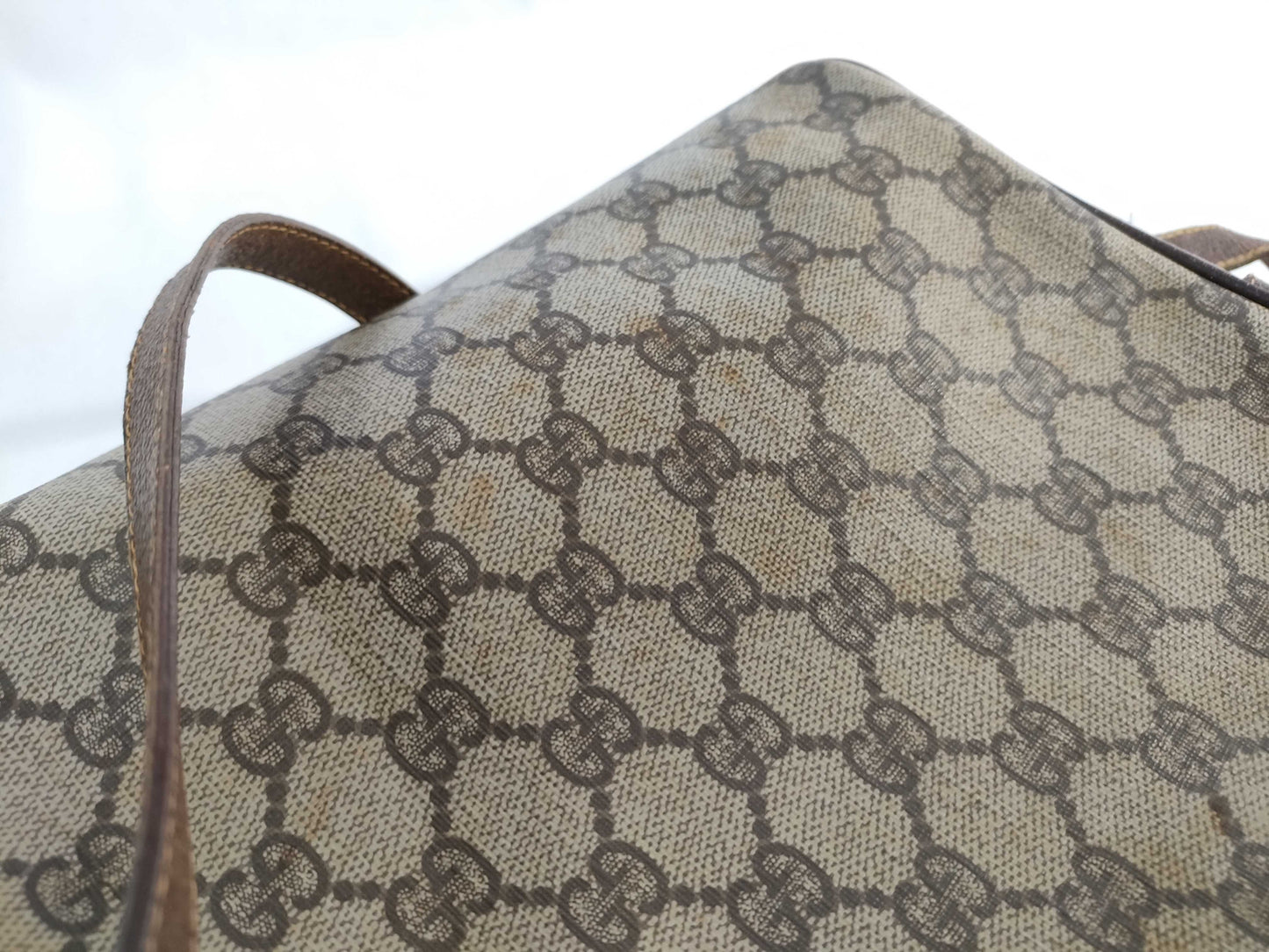 GUCCI GG Supreme Old Sherry Shoulder Bag