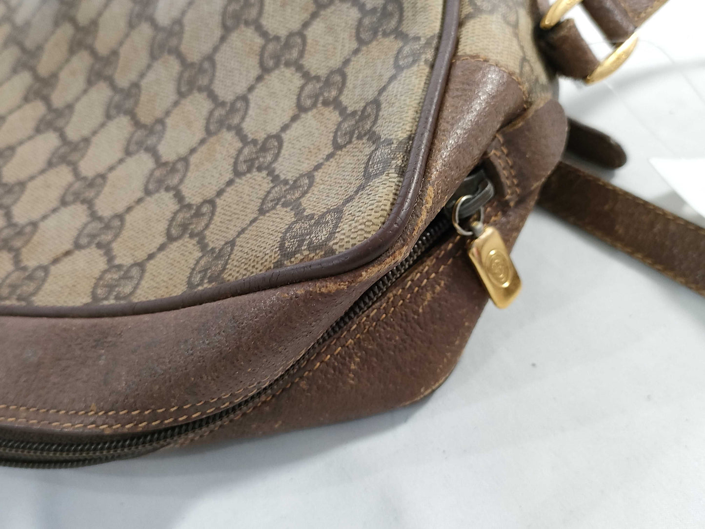 GUCCI GG Supreme Old Sherry Shoulder Bag