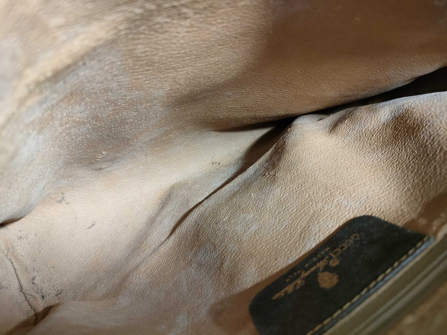 GUCCI GG Supreme Old Sherry Shoulder Bag