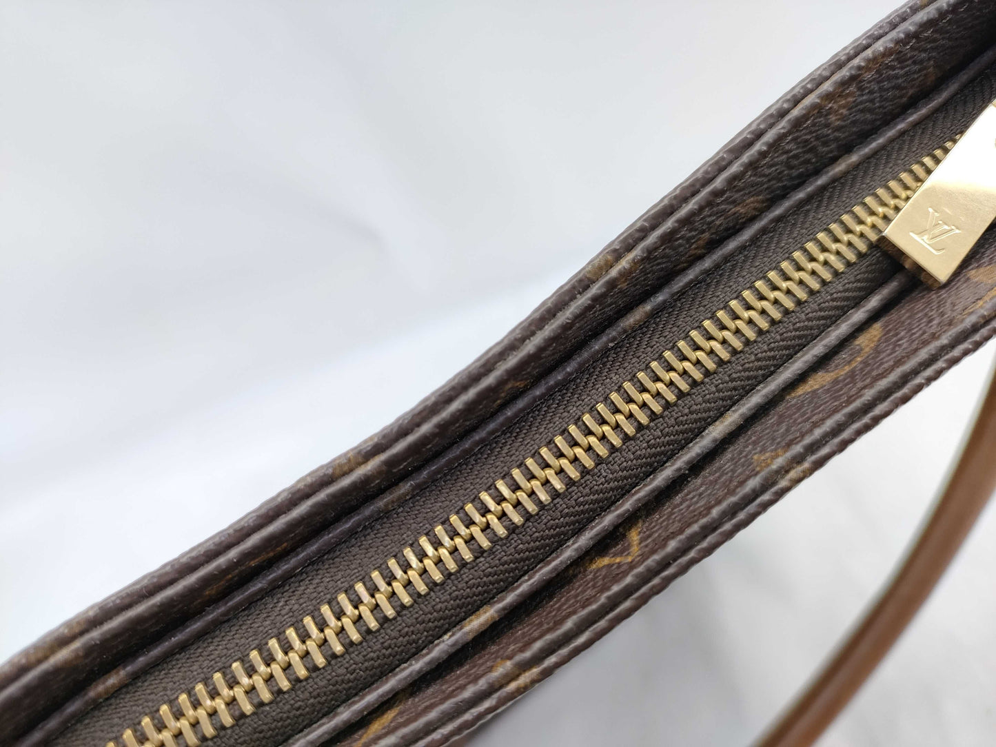 LOUIS VUITTON LM0051 Monogram M51145 Looping GM Shoulder Bag