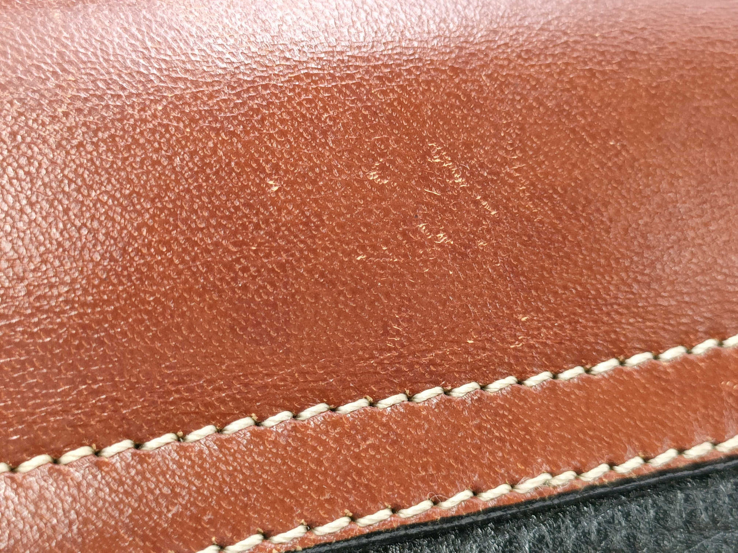 BALLY Leather/2-Way Shoulder Bag