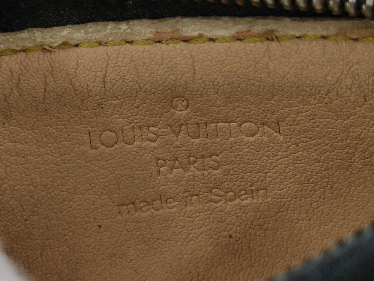 LOUIS VUITTON GA1026 Monogram Multicolore Noir Pochette Cle Coin Case with Broken Zipper