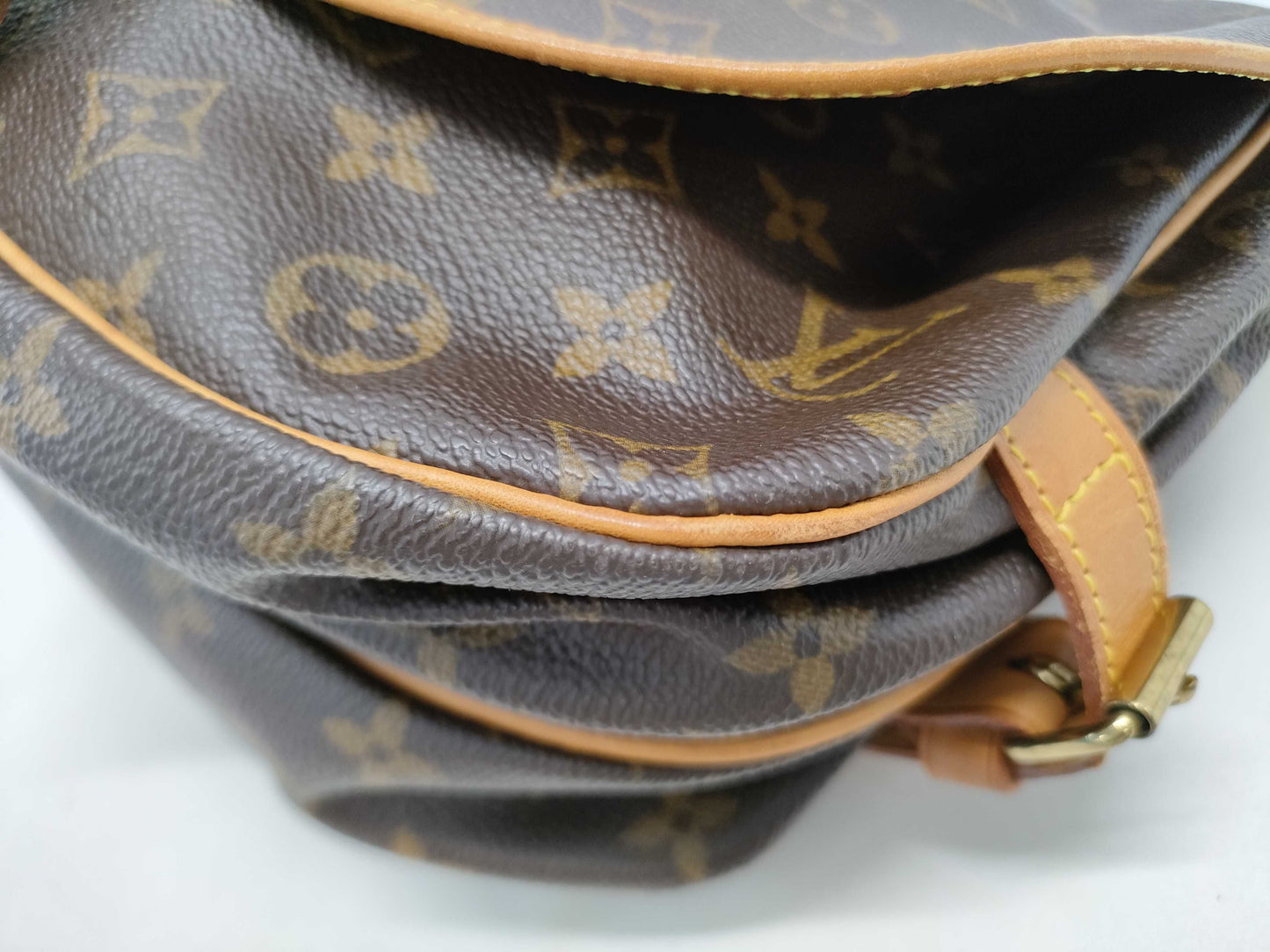 LOUIS VUITTON Monogram M42256 Saumur 30 Shoulder Bag